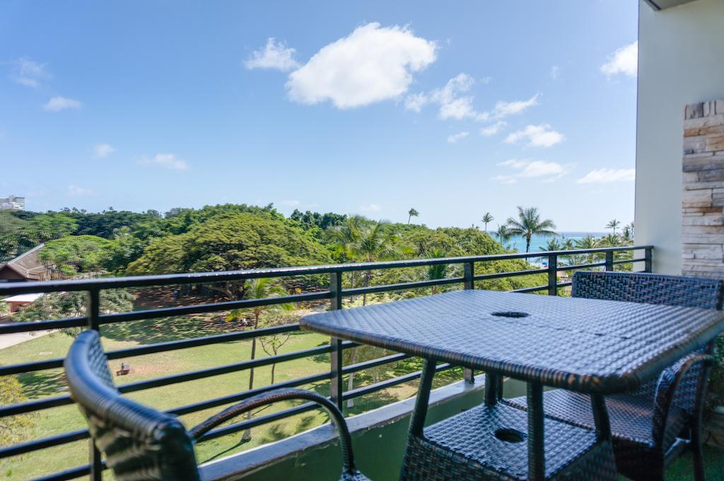 Castle At Waikiki Grand Hotel Honolulu Exterior photo
