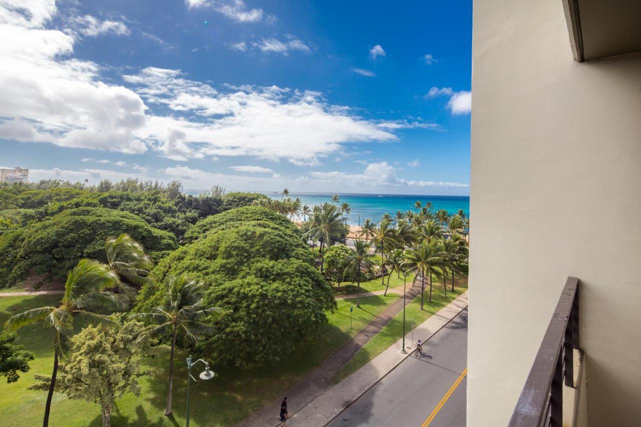 Castle At Waikiki Grand Hotel Honolulu Exterior photo