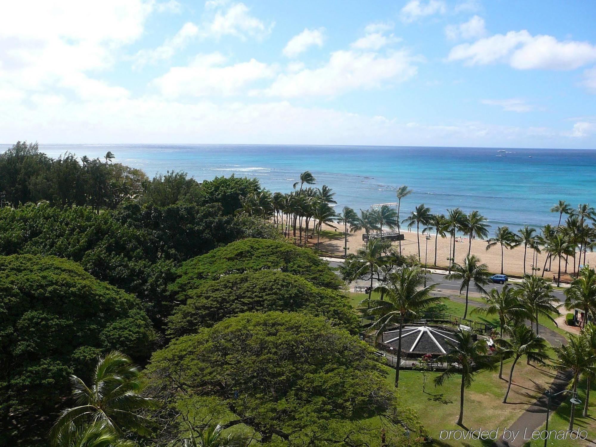 Castle At Waikiki Grand Hotel Honolulu Facilities photo